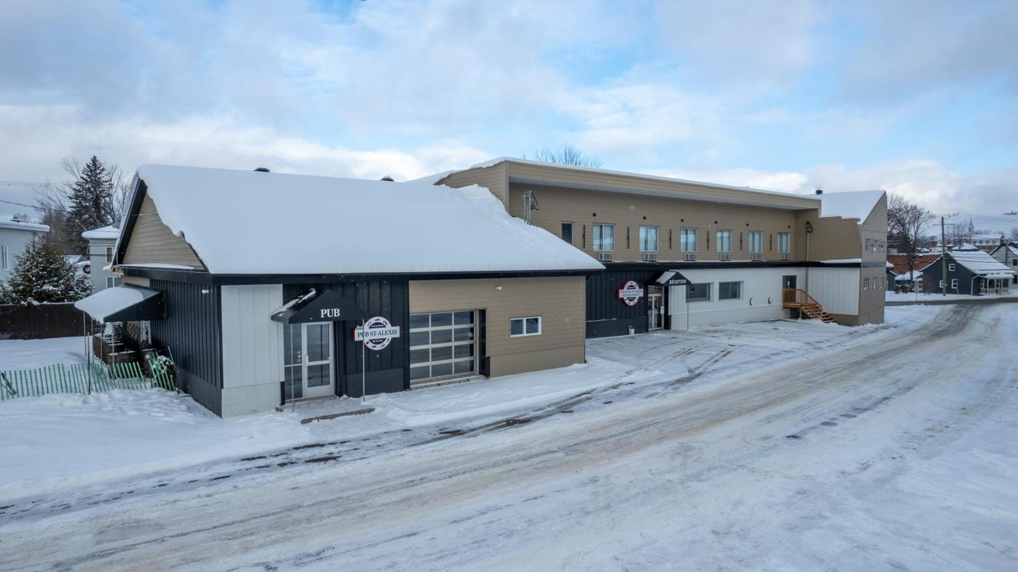 Hotel St-Alexis Saint-Raymond Exterior photo
